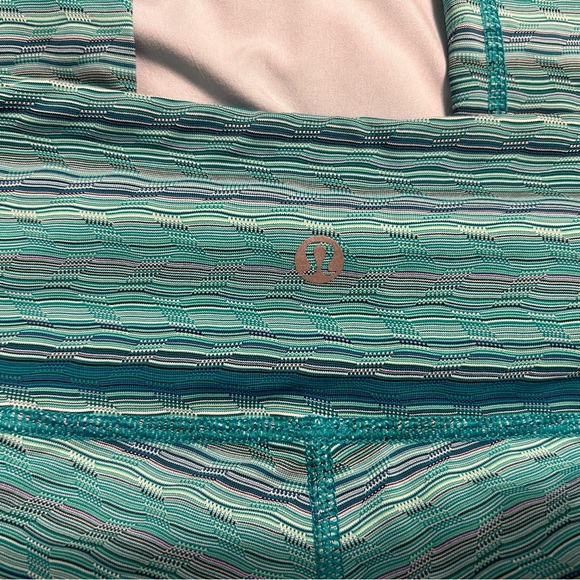 lululemon Wunder Under Crop Space Dye Twist (21”) - Picture 4 of 8